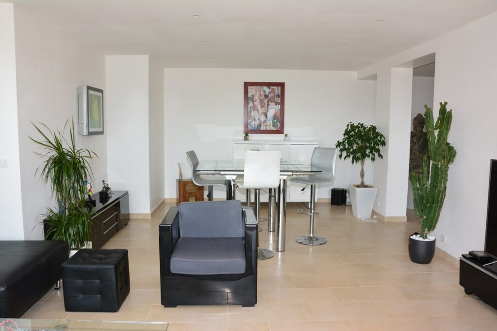 3P dans Villa avec Piscine Tout Confort - WIFI - CLIM - PISCINE - JARDIN - PETANQUE