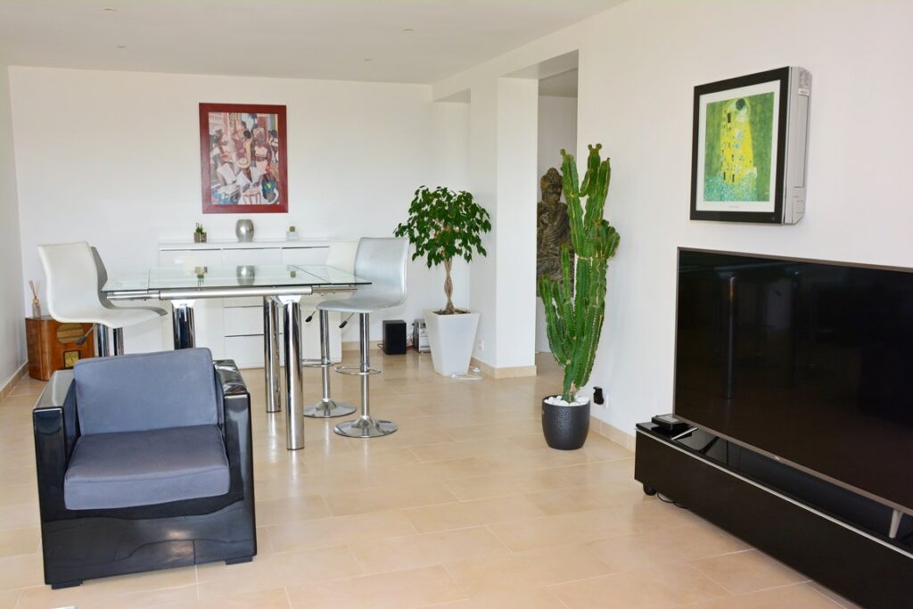 3P dans Villa avec Piscine Tout Confort - WIFI - CLIM - PISCINE - JARDIN - PETANQUE