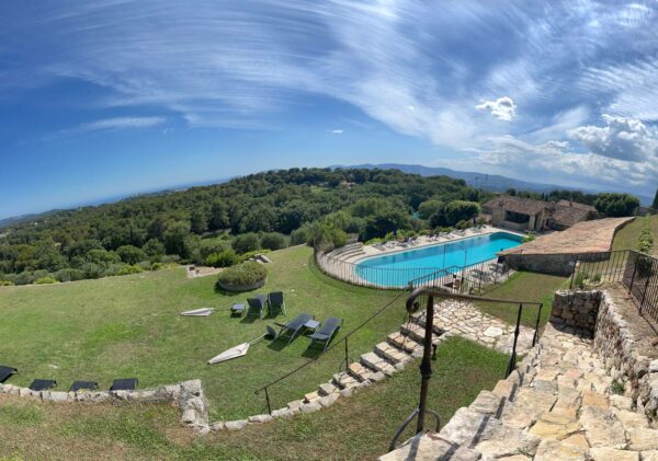 Villa dans club de luxe à Valbonne - Piscines - CLIM chambres - WIFI - Tennis - Restaurant