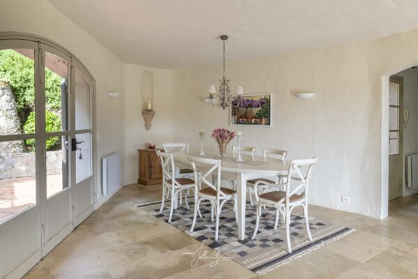 Villa dans club de luxe à Valbonne - Piscines - CLIM chambres - WIFI - Tennis - Restaurant