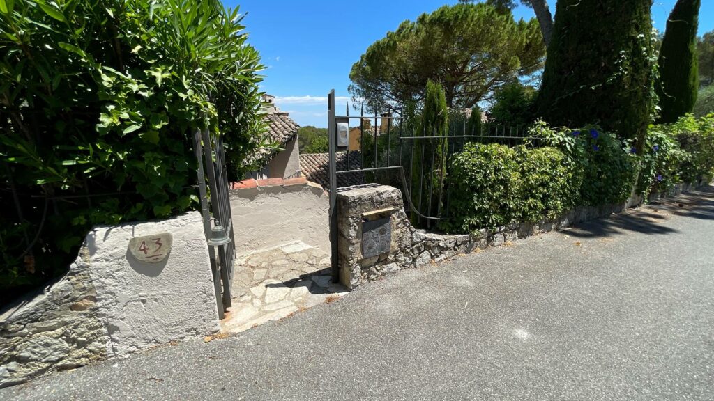 Villa dans club de luxe à Valbonne - Piscines - CLIM chambres - WIFI - Tennis - Restaurant
