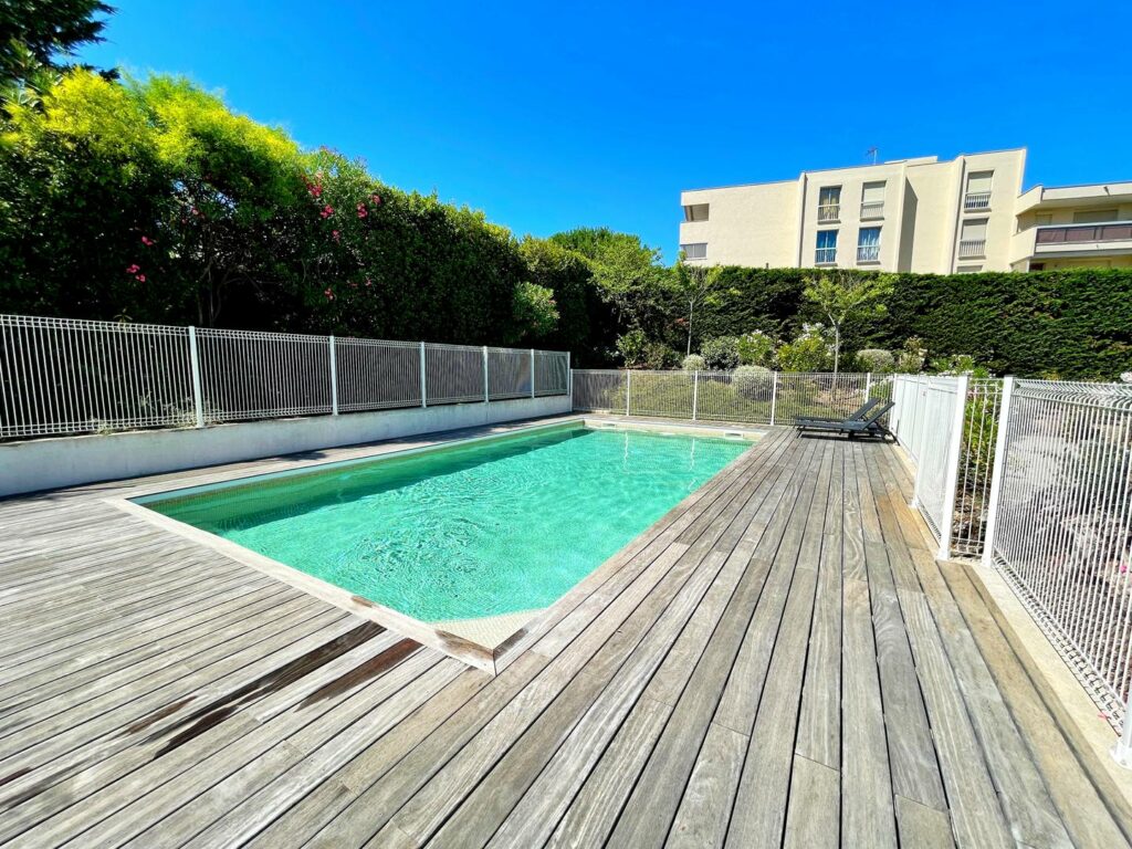 Superbe 3P au calme Piscine Terrasse Barbecue Pétanque climatisation