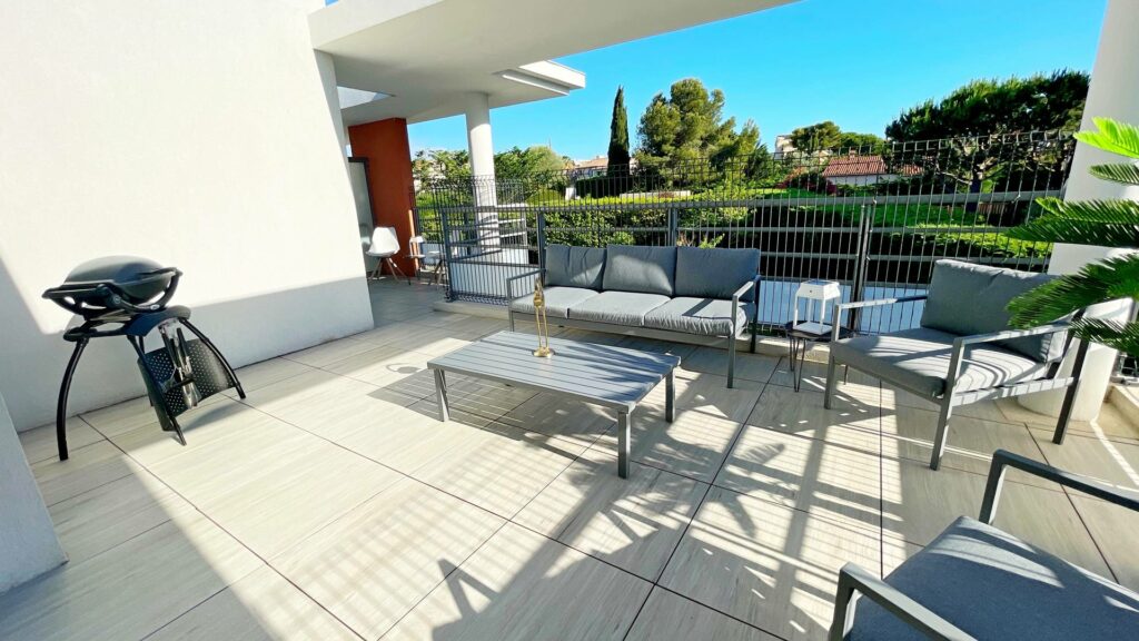 Superbe 3P au calme Piscine Terrasse Barbecue Pétanque climatisation