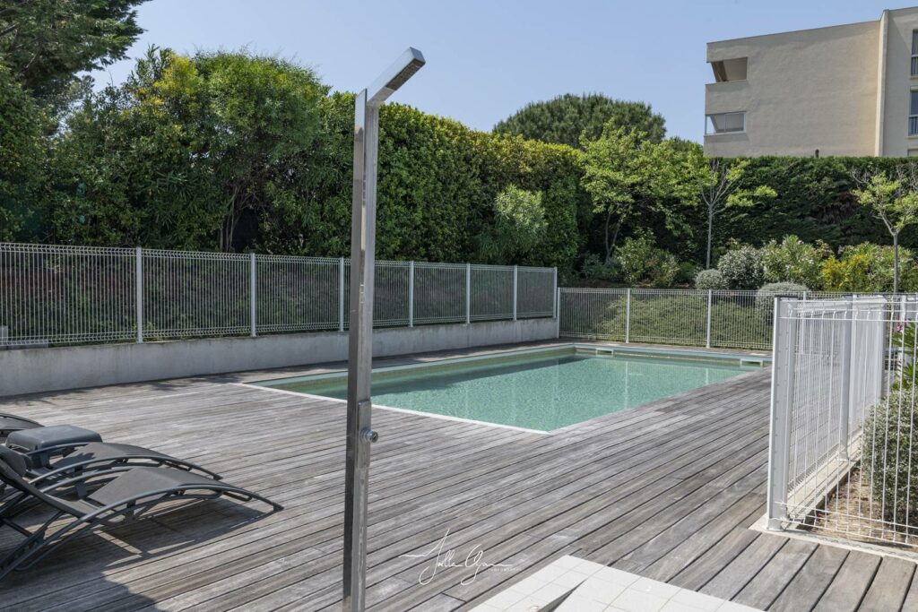 Superbe 3P au calme Piscine Terrasse Barbecue Pétanque climatisation