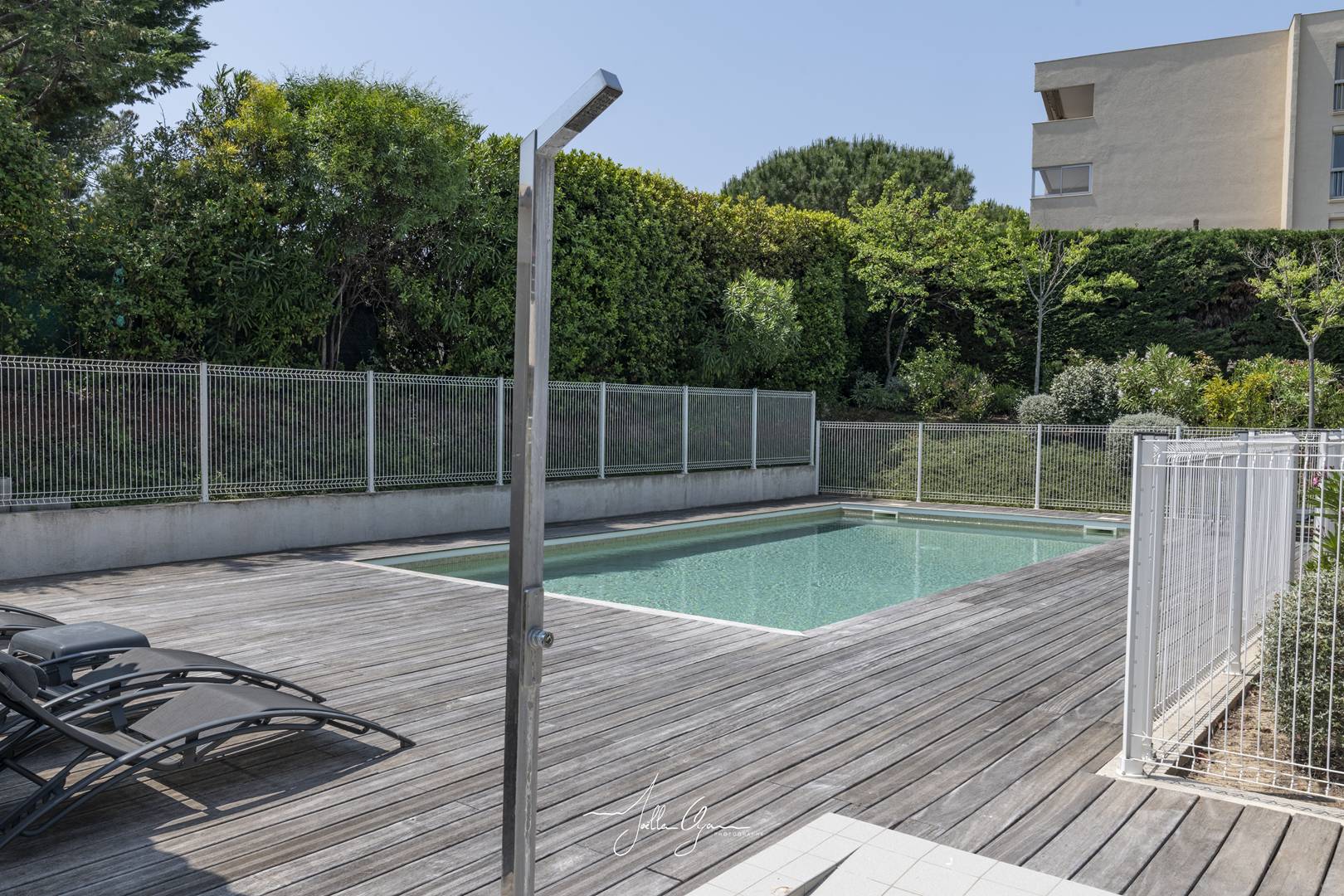 Superbe 3P au calme Piscine Terrasse Barbecue Pétanque climatisation – Image 6