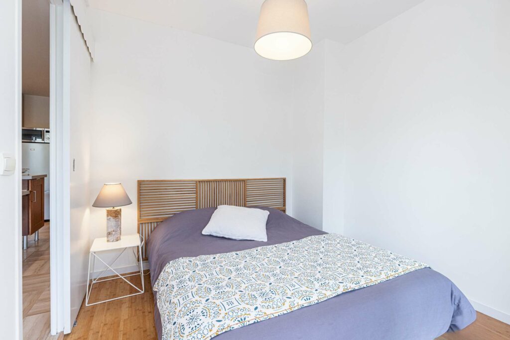 Charmant F1 - Terrasse - Clim - Vue Jardin - Calme - Parking - Wifi