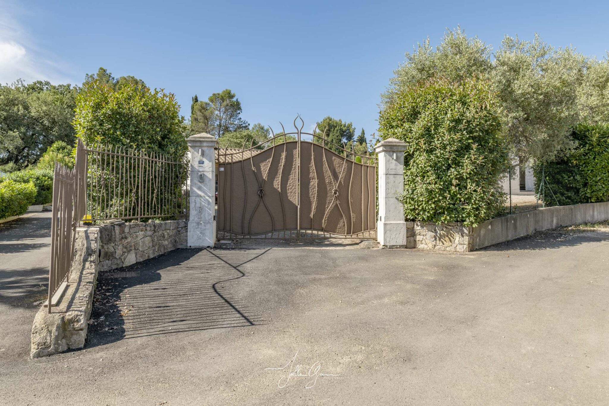 Belle Villa Contemporaine Piscine chauffée Clim Jardin Calme Proche de tout – Image 38