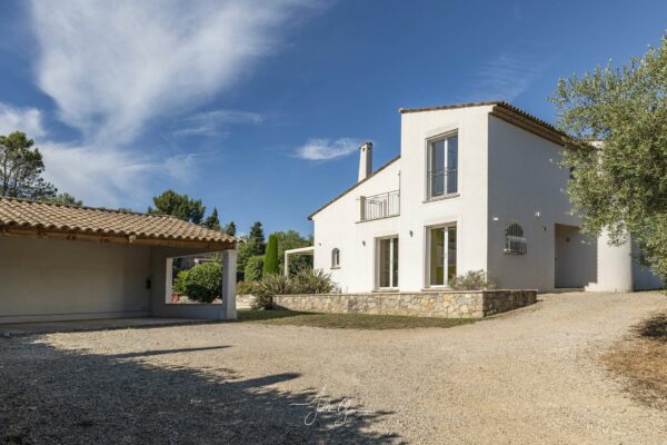 Belle Villa Contemporaine Piscine chauffée Clim Jardin Calme Proche de tout