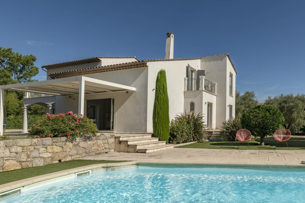 Belle Villa Contemporaine Piscine chauffée Clim Jardin Calme Proche de tout