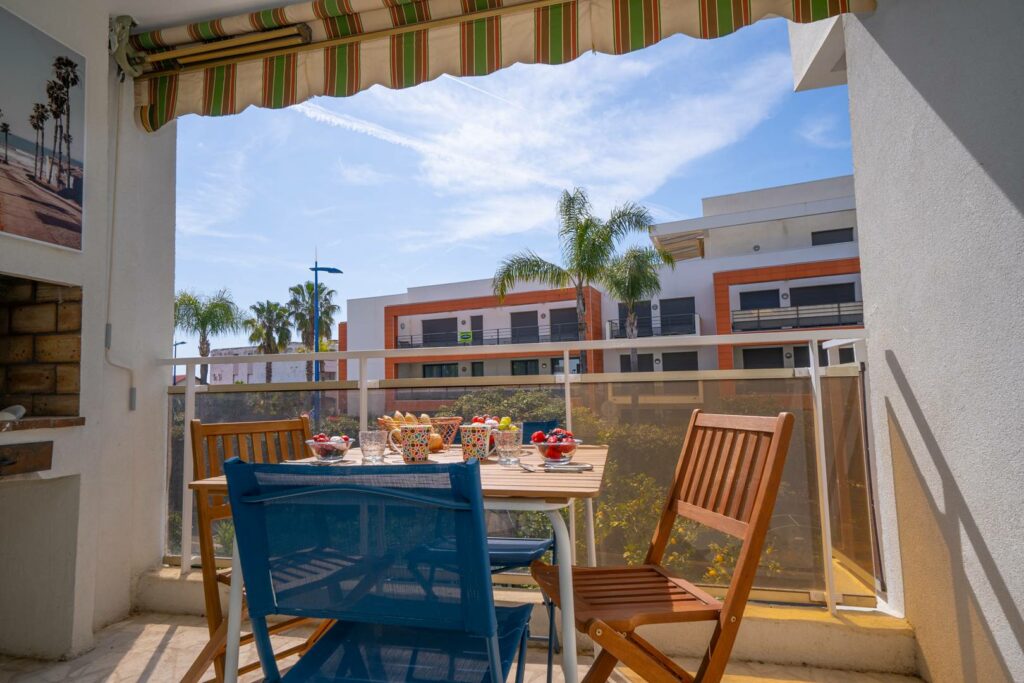 Studio cabine Vue Mer Clim Wifi Parking privé Commerces et Plage à Pied