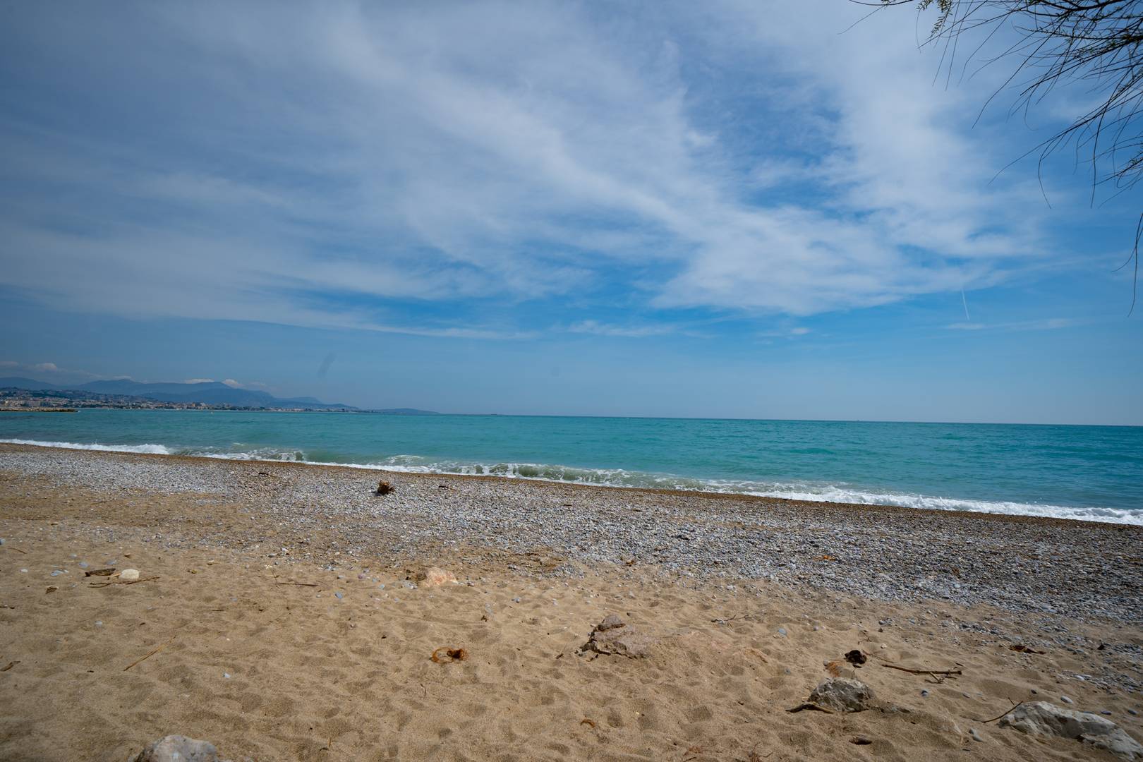 Studio cabine Vue Mer Clim Wifi Parking privé Commerces et Plage à Pied – Image 33
