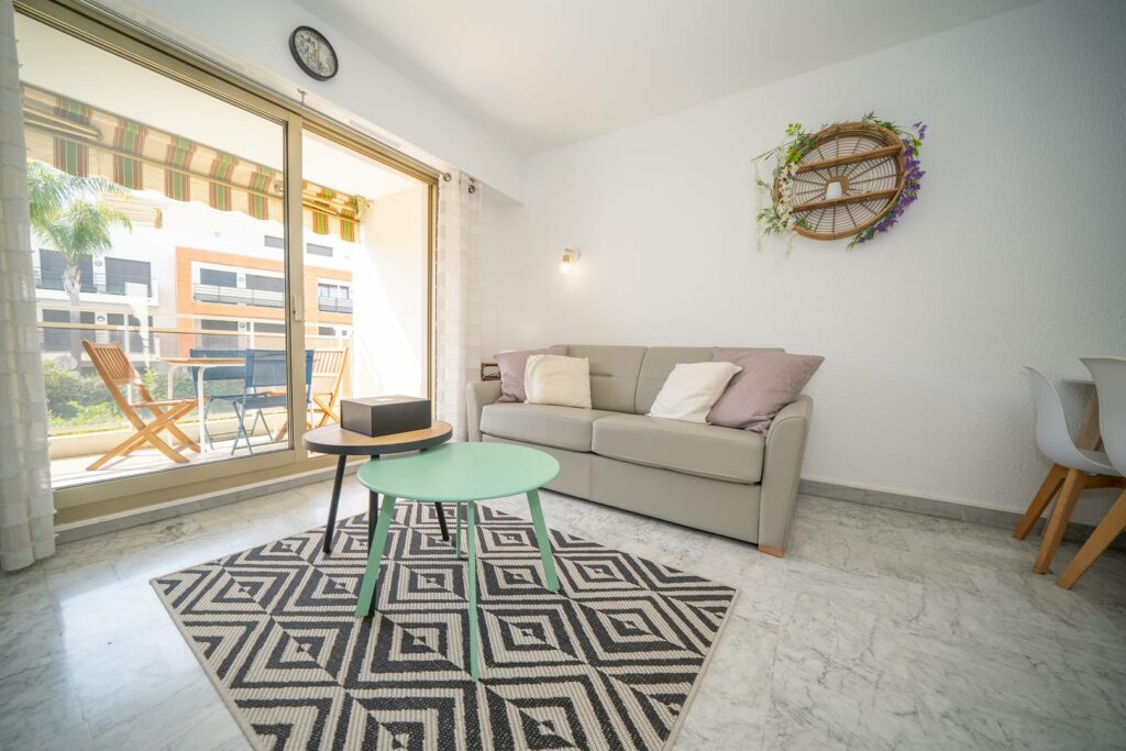 Studio cabine Vue Mer Clim Wifi Parking privé Commerces et Plage à Pied
