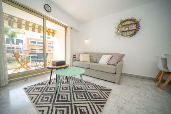 Studio cabine Vue Mer Clim Wifi Parking privé Commerces et Plage à Pied