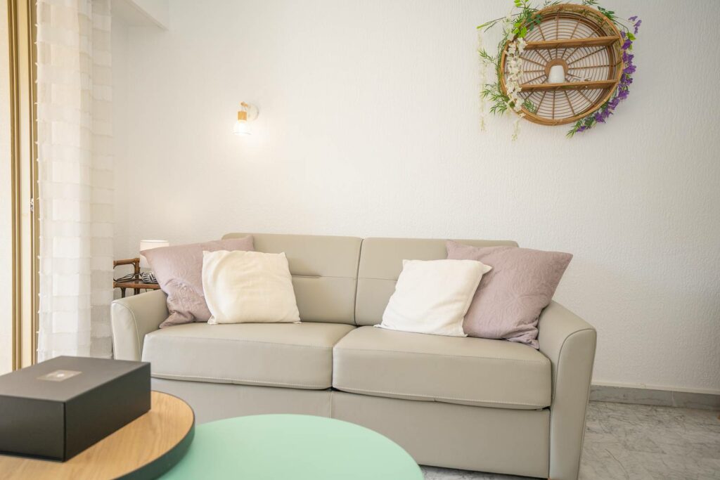 Studio cabine Vue Mer Clim Wifi Parking privé Commerces et Plage à Pied
