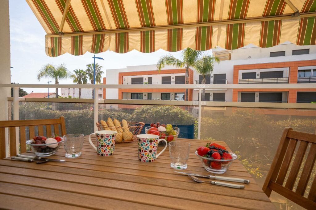 Studio cabine Vue Mer Clim Wifi Parking privé Commerces et Plage à Pied