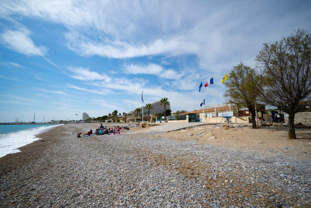 Studio cabine Vue Mer Clim Wifi Parking privé Commerces et Plage à Pied