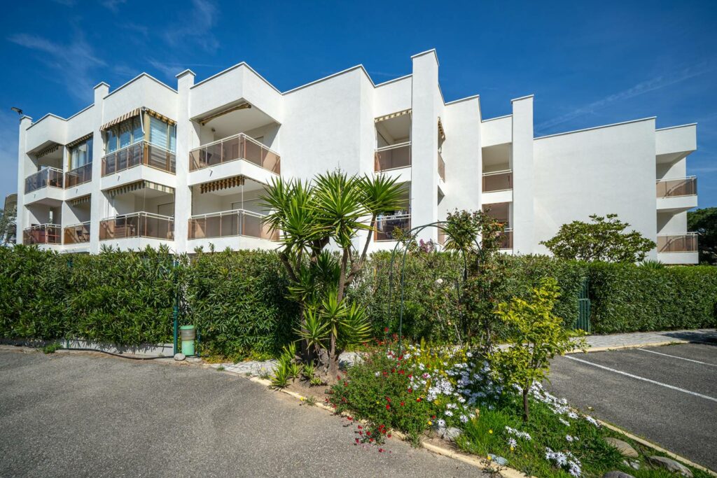 Studio cabine Vue Mer Clim Wifi Parking privé Commerces et Plage à Pied