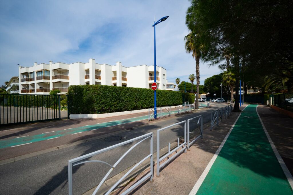 Studio cabine Vue Mer Clim Wifi Parking privé Commerces et Plage à Pied