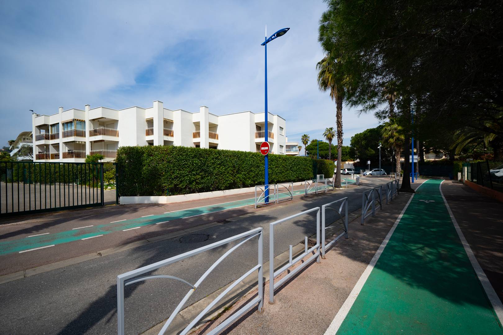 Studio cabine Vue Mer Clim Wifi Parking privé Commerces et Plage à Pied – Image 26
