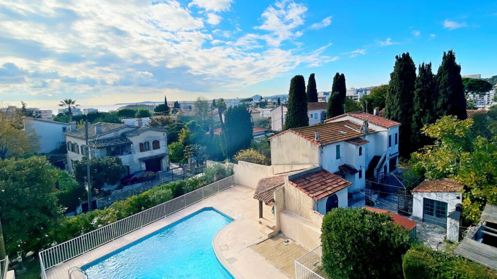 Charmant F1 Piscine Clim Vue Mer Plage à 600m Commerces Parking privé WIFI