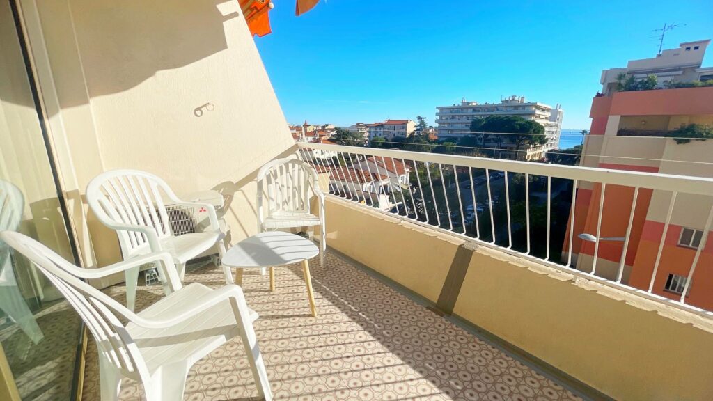 Charmant Studio Magnifique Vue mer Clim commerces Mer à 200m Parking Privé Wifi