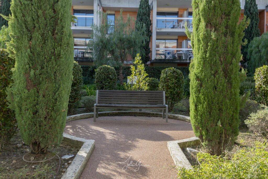 2P Mer à 100m 2 piscines box climatisation proche tous commerces à pied