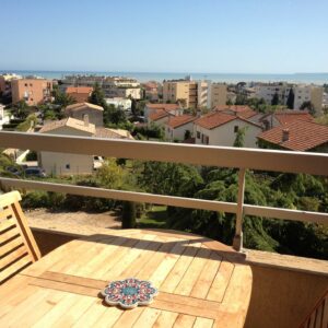 GRAND 2P LUMINEUX VUE MER TERRASSE - WIFI - COMMODITES PROCHE - MER 1KM - CLIM - BOX