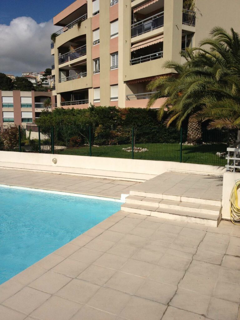 GRAND 2P LUMINEUX VUE MER TERRASSE - WIFI - COMMODITES PROCHE - MER 1KM - CLIM - BOX