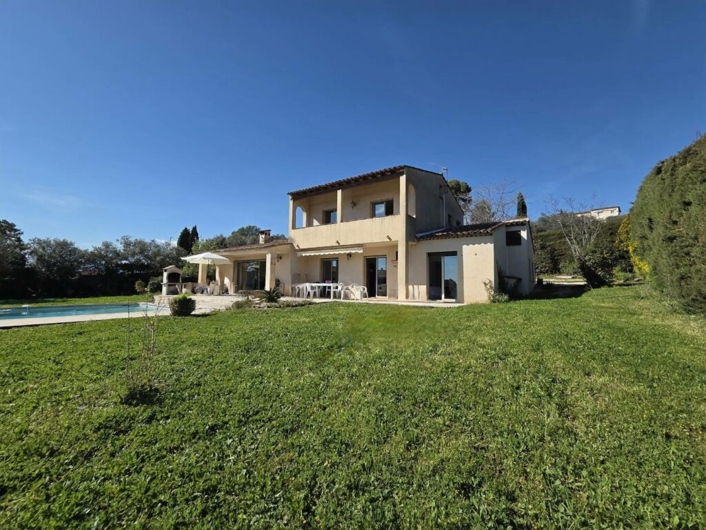 Villa 5P jardin Piscine wifi clim proche village Mouans sartoux et cannes