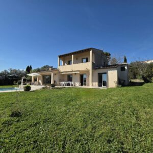 Villa 5P jardin Piscine wifi clim proche village Mouans sartoux et cannes