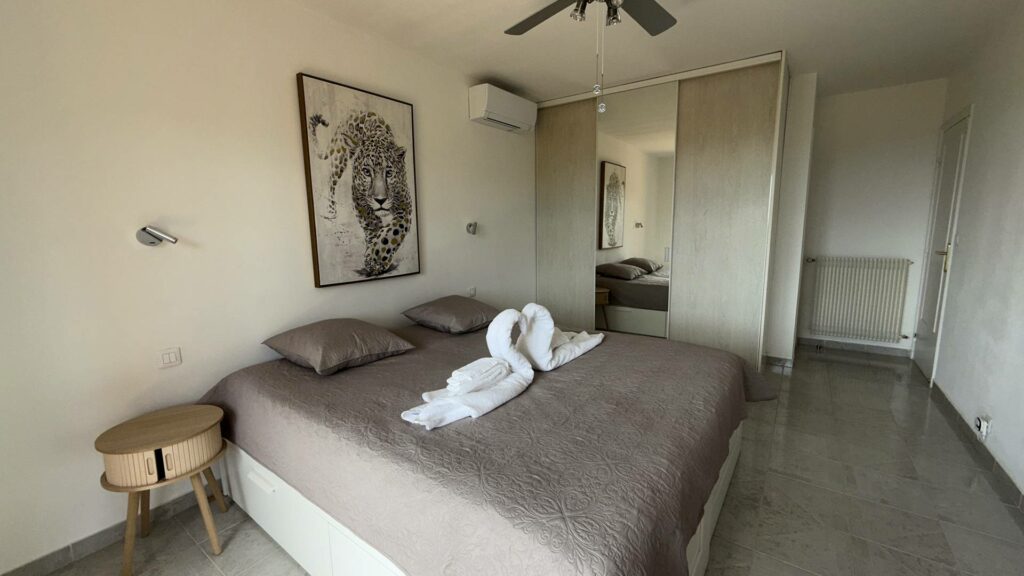 Villa 5P jardin Piscine wifi clim proche village Mouans sartoux et cannes