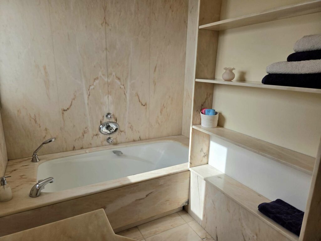 Villa 5P jardin Piscine wifi clim proche village Mouans sartoux et cannes