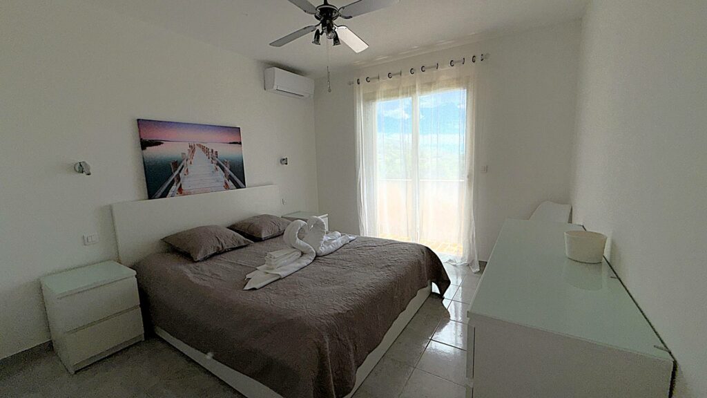 Villa 5P jardin Piscine wifi clim proche village Mouans sartoux et cannes