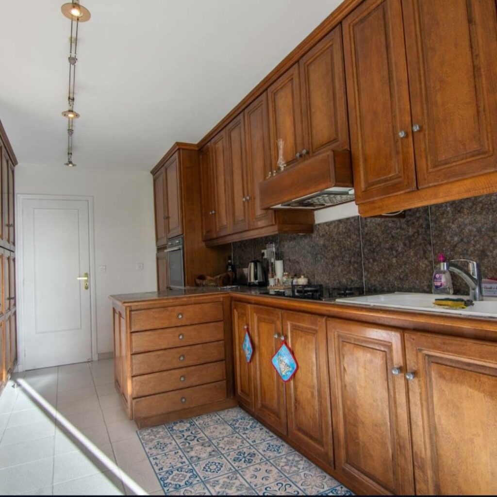 Villa 5P jardin Piscine wifi clim proche village Mouans sartoux et cannes