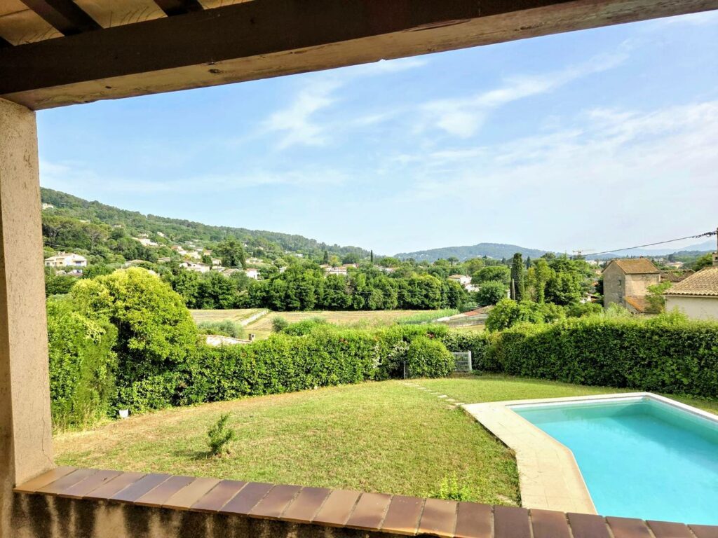 Villa 5P jardin Piscine wifi clim proche village Mouans sartoux et cannes