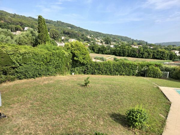 Villa 5P jardin Piscine wifi clim proche village Mouans sartoux et cannes