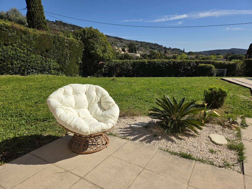 Villa 5P jardin Piscine wifi clim proche village Mouans sartoux et cannes