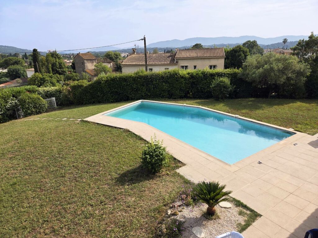 Villa 5P jardin Piscine wifi clim proche village Mouans sartoux et cannes