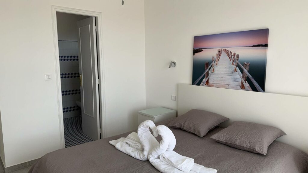 Villa 5P jardin Piscine wifi clim proche village Mouans sartoux et cannes