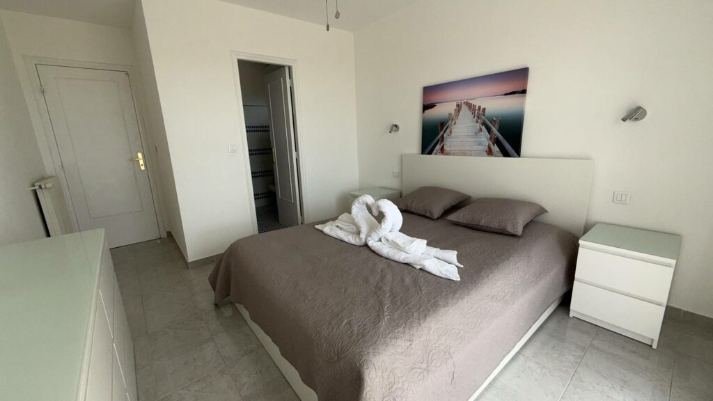 Villa 5P jardin Piscine wifi clim proche village Mouans sartoux et cannes