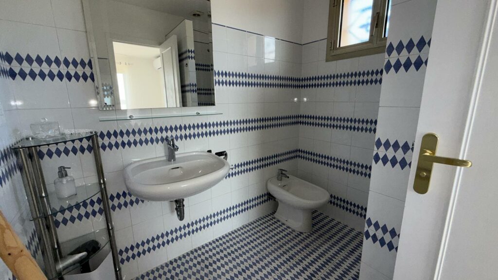 Villa 5P jardin Piscine wifi clim proche village Mouans sartoux et cannes