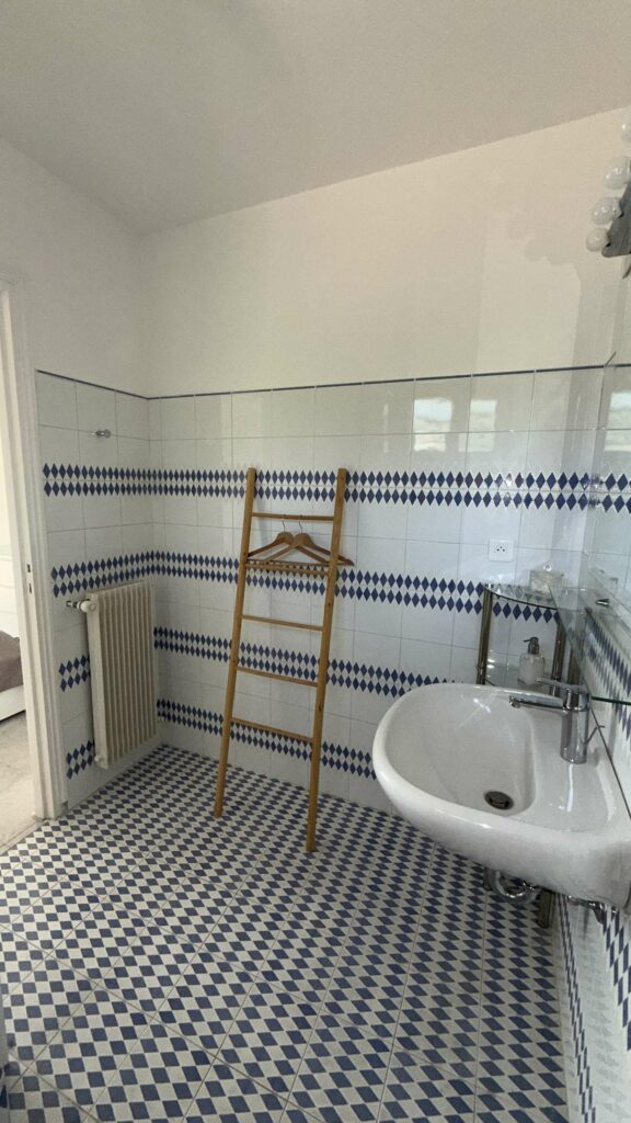 Villa 5P jardin Piscine wifi clim proche village Mouans sartoux et cannes