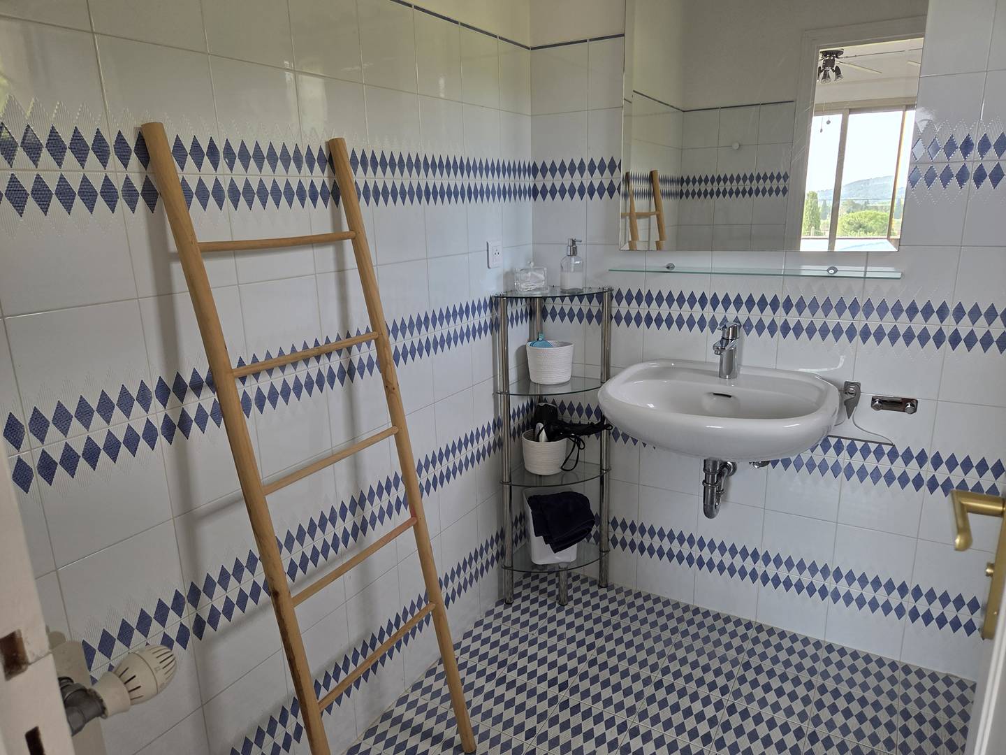 Villa 5P jardin Piscine wifi clim proche village Mouans sartoux et cannes – Image 25