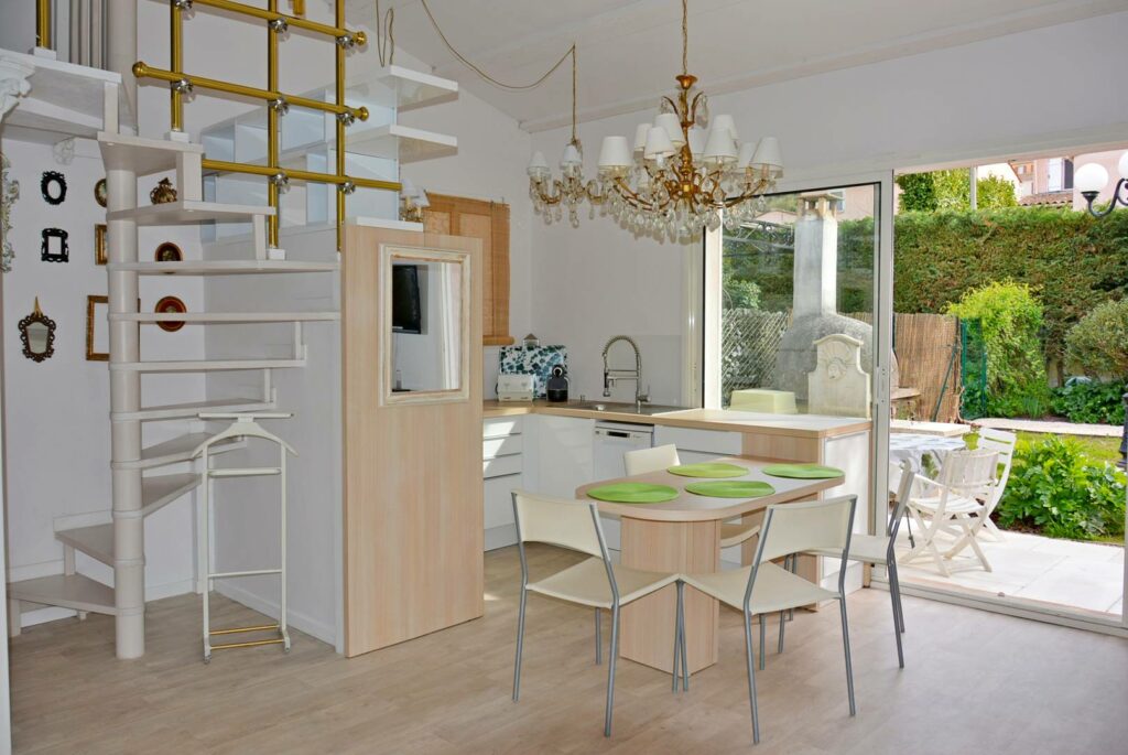 Duplex dans Villa avec grand Jardin - BARBECUE - Sud - Calme - WIFI - MER - RIVIERE