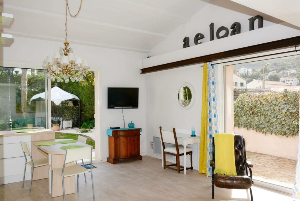 Duplex dans Villa avec grand Jardin - BARBECUE - Sud - Calme - WIFI - MER - RIVIERE