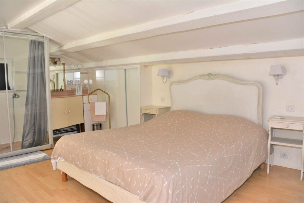 Duplex dans Villa avec grand Jardin - BARBECUE - Sud - Calme - WIFI - MER - RIVIERE