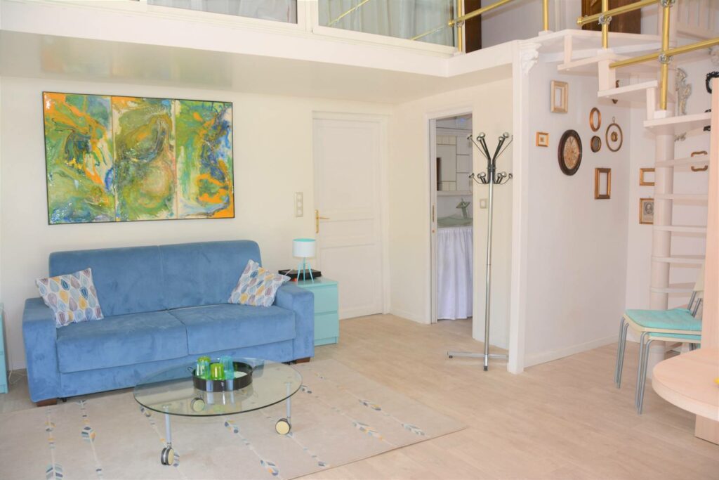 Duplex dans Villa avec grand Jardin - BARBECUE - Sud - Calme - WIFI - MER - RIVIERE