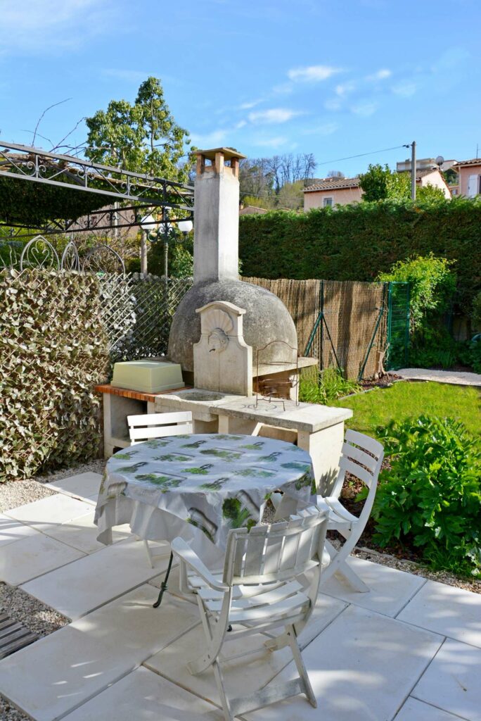 Duplex dans Villa avec grand Jardin - BARBECUE - Sud - Calme - WIFI - MER - RIVIERE